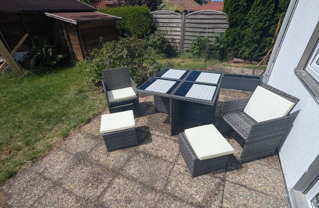 Renovated vacation apartment in a quiet residential area and garden (play and sunbathing lawn)