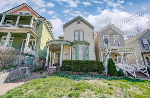 Renovated Vintage Chic Oasis - Urban Homestead, 8 Min Downtown Access!