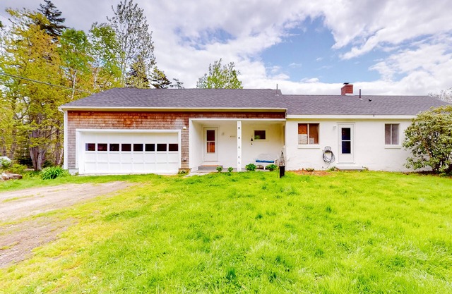 Renovated waterfront home with gorgeous view, water access & pellet stove