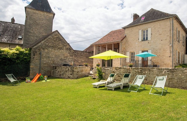LOCATION TRES BEAU GITE DANS VILLAGE CLASSE LABEL "plus beau village de france"