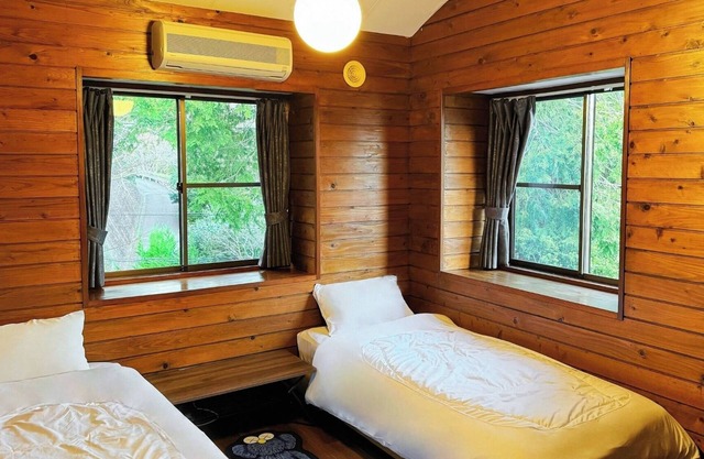 Rent an entire Americanstyle villa decorated with / Ito Shizuoka