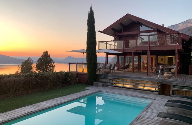 Location Villa de Lumière Classé 5 étoiles Lac d'Annecy Veyrier 10(12) personnes