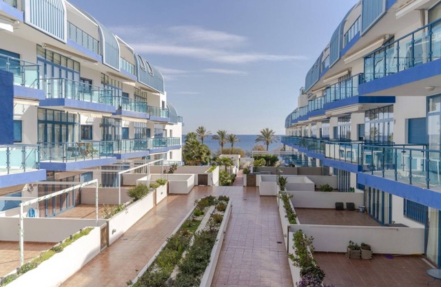 RentitSpain Castell Plage, Vues et Parking