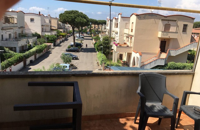 Résidence "L 'Approdo" avec piscine et courts de tennis très proche de la mer