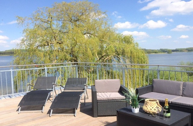 Residencia en Lake Trammer, hermosa terraza en la propiedad del lago 🎣🚣