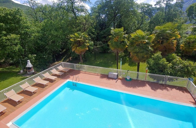 Residence Pratosaiano Orange / Vert