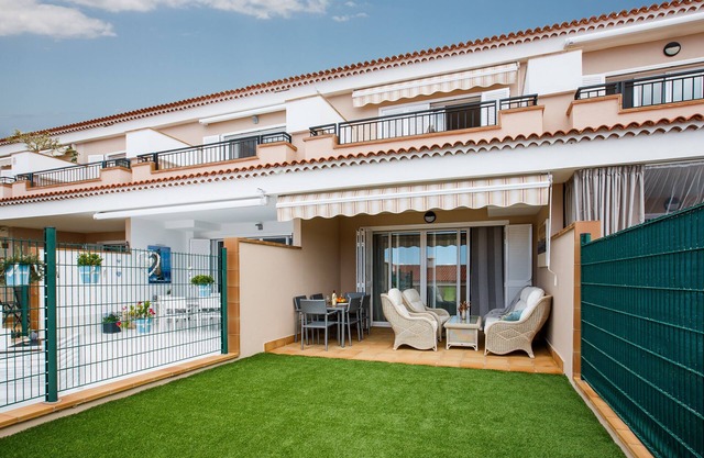 Residencial Playa de La Arena Maison de ville avec vue sur l'océan
