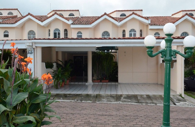 Primavera Residencial con seguridad 24/7