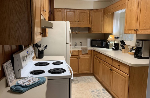 Residential Bungalow (2-Bedroom Home) - Pets Allowed by RedAwning