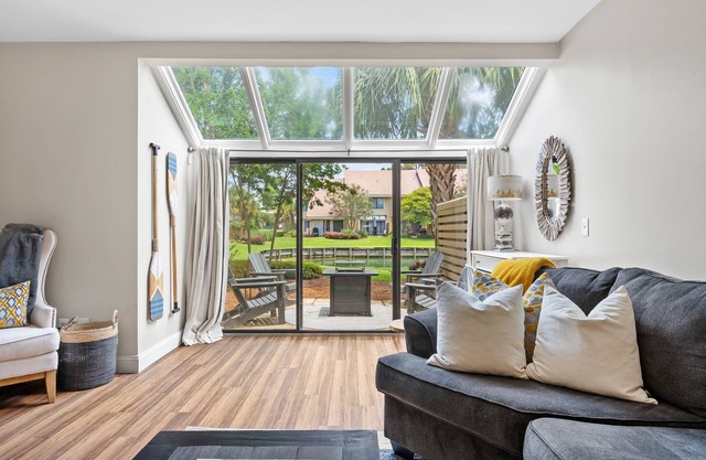 2 BR/2.5 BA lakeside townhome - beachside of resort - w/ golf cart included!
