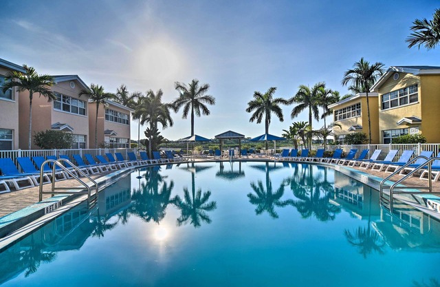 Vibrant Resort Condo w/ Dedicated Beach Access