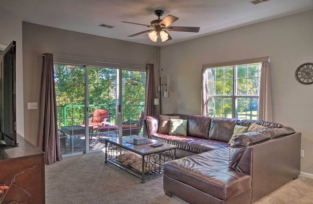 Resort Condo w/ Patio, 5 Mi to Branson Landing!