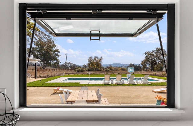 Resort-Like Amenities Inside & Out, Close to Downtown Paso, Great for Families