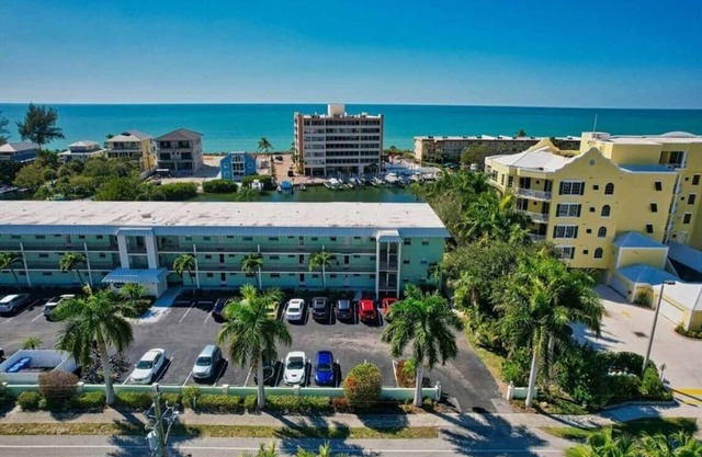 Resort living at Siesta Key
