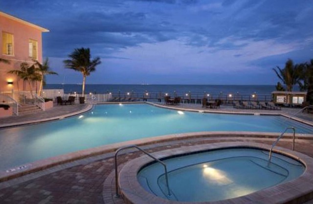 Waterside 2 Bedroom 1.5 Bath 2 Terraces