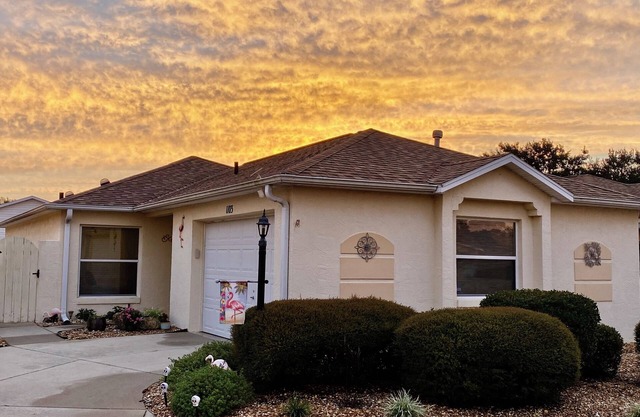 Private Courtyard Villa in TV, close to retail, ammenities, pools, golf, & more.