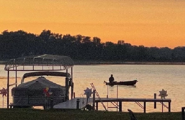 Camp Lake Resort Style Home. Pontoon Available.