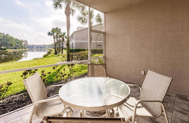 Resort Style Living in Private 2BR/2Bath Newly Remodeled End Unit with a Den