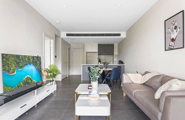 Resort Style Living One bedroom Apt Olympic Park