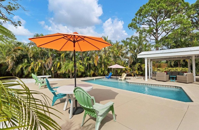 Resort-style living without the crowd - 5 min from the beach!