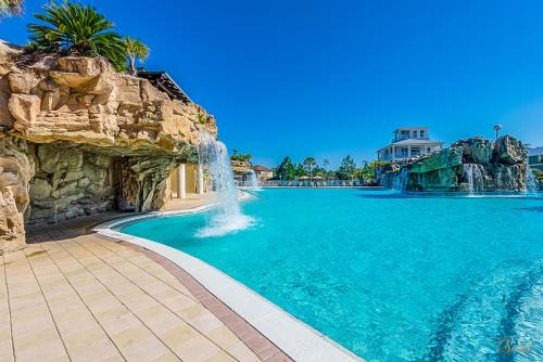 Resort-Style Pool! - Minutes to Beach! - FLSRB2