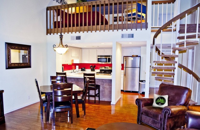 Superbe 2 chambres + loft Golf Villa dans Resort Community