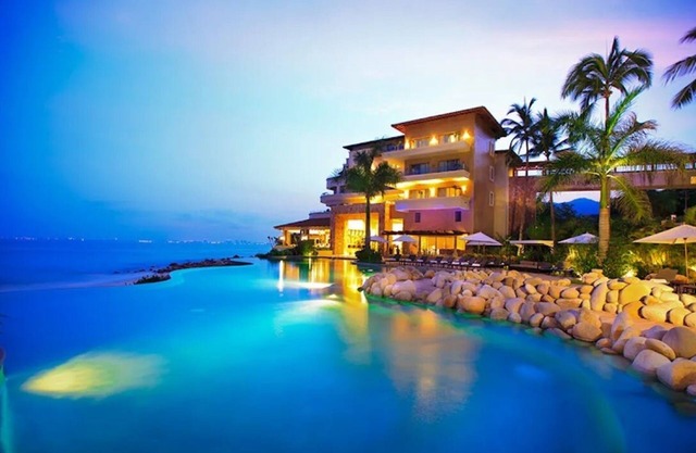 Resort with AC, WiFi, fitness room in welcoming Puerto Vallarta