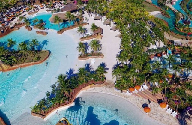Complexe avec accès exclusif au parc aquatique Thermas dos Laranjais à Olímpia