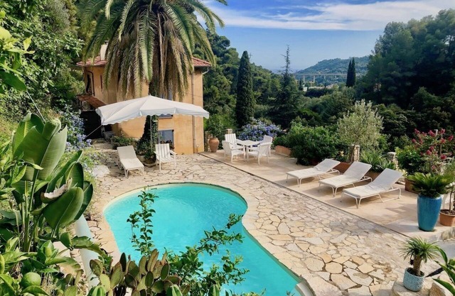 Repos et pleine nature à Menton, mer, piscine privée