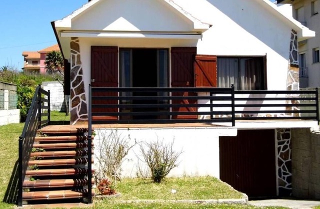 Chalet in front of Canelas Beach