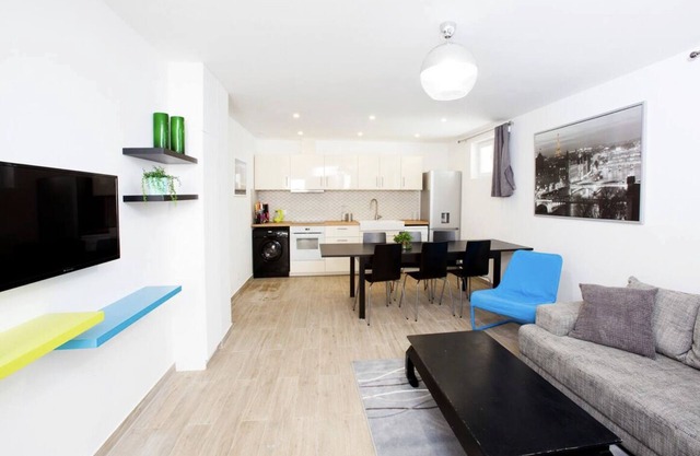 Restful House * Grand Paris - 3 ch - 2 sdb - Calme - 25 minutes de Paris
