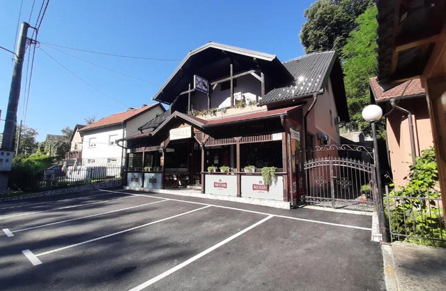 Restoran i sobe "Tocak"