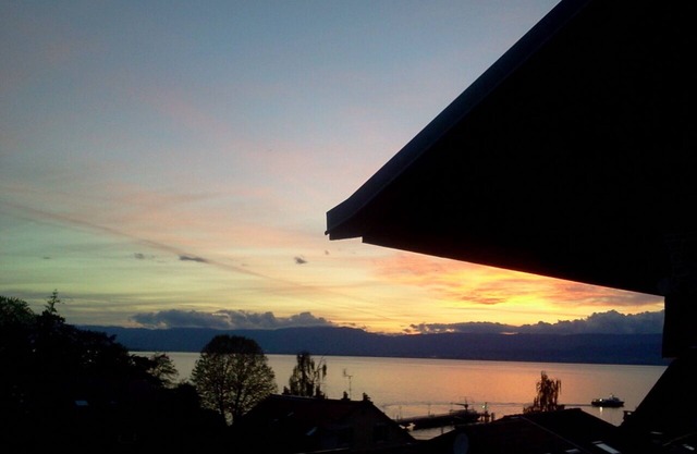 Maison de pêcheurs restaurée Vue sur Lac Léman sur le port de Thonon Rives