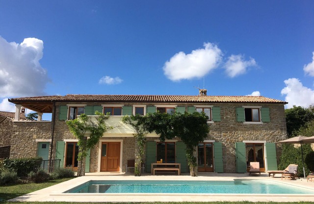 Ancienne ferme en pierre restaurée avec piscine privée - Idéal pour les familles