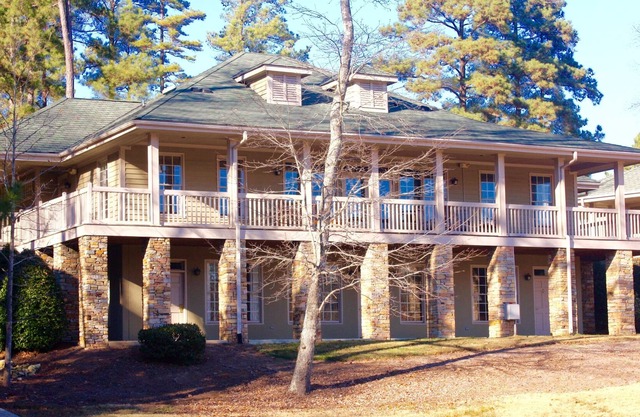 Corporate Retreat Lodge sur le parcours de golf! Minutes à UNC / Fine Dining / Shops