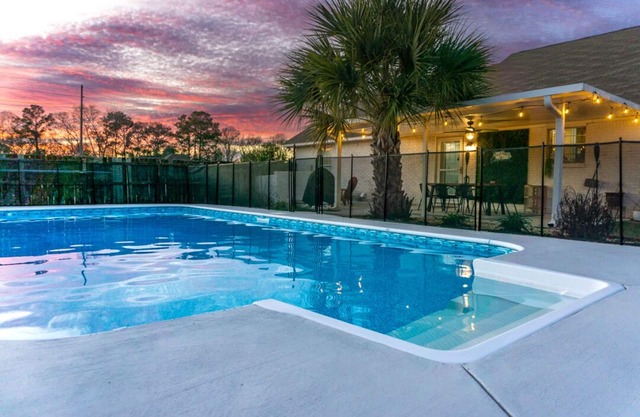 Retreat to a Private Oasis w/ Pool- 10 mins from Ft. Rucker