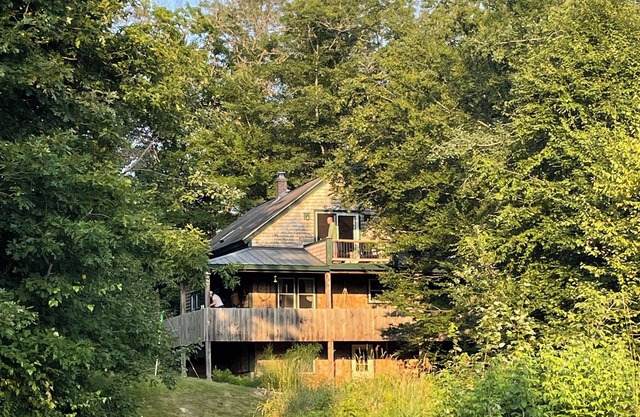 Retreat to this 3-bedroom cabin in Stow