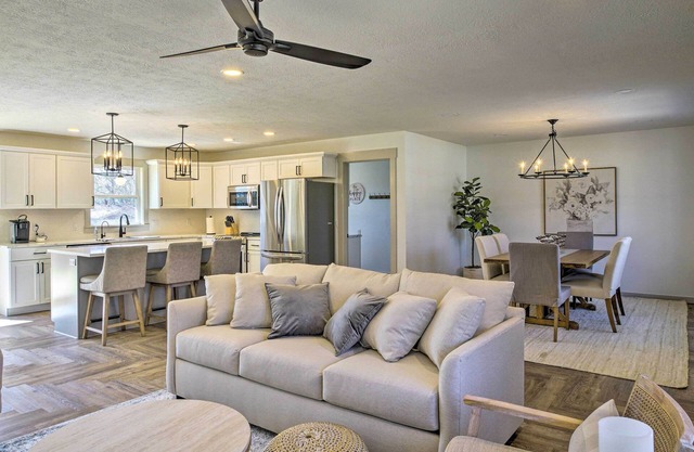 Retreat w/ Deck ~ 9 Mi to Downtown Springfield