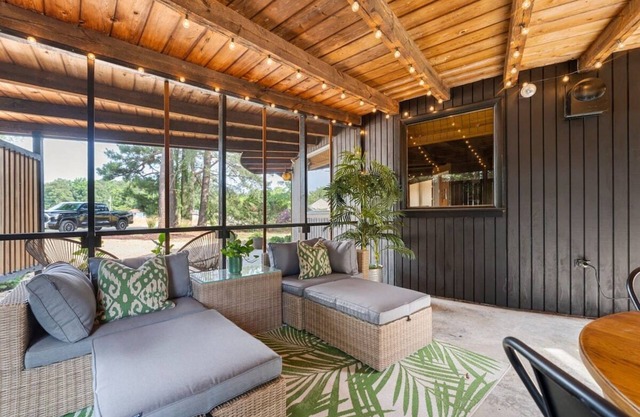 Retro Retreat w/ Beaches, Pool + Tennis + Firepit