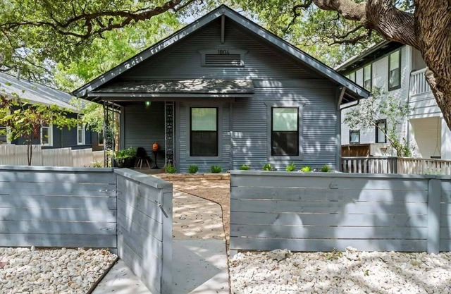 Retro SoCo Home w/ Heated Cowboy Pool