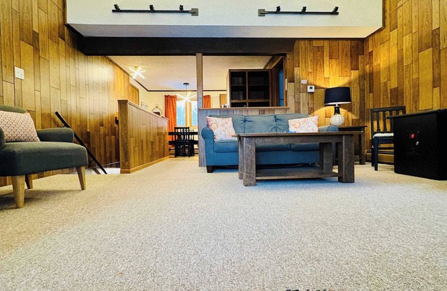 Retro Ski-In/Ski-Out Villa at Powderhorn Mountain
