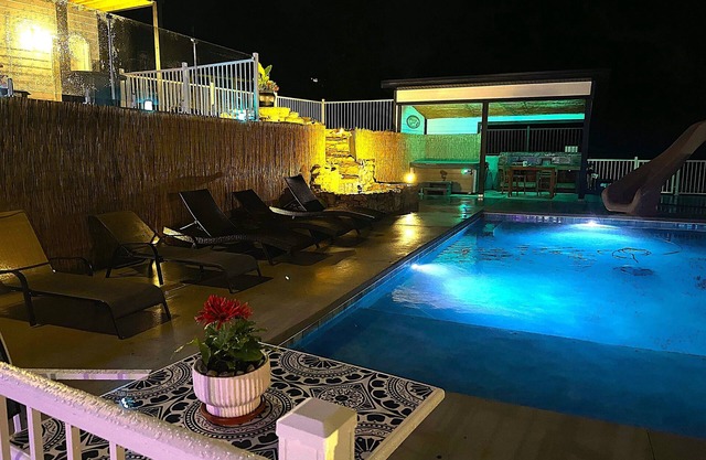 Private Pool, Hot Tub, Gameroom - FAMILY REUNIONS!