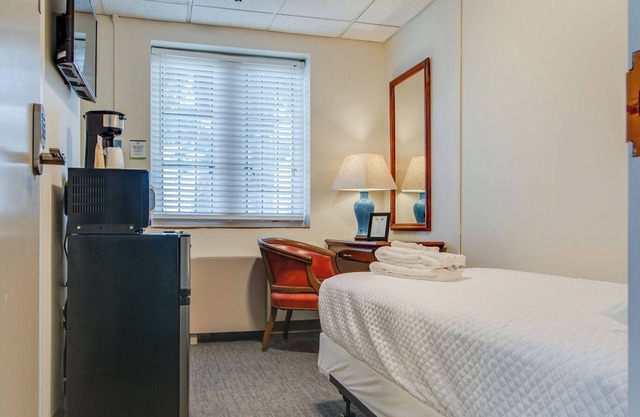 Revamped Dorm Room - GREAT Location!