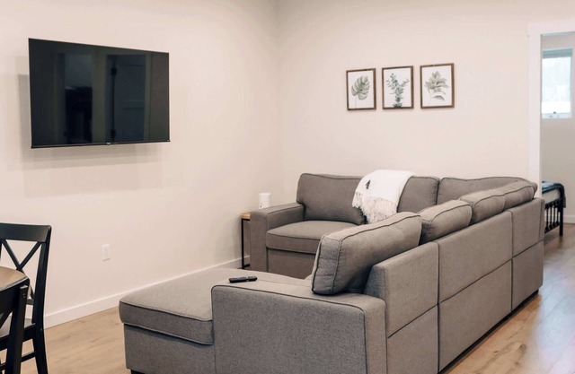 Revy To Go - Unique 2-Bedroom Condo
