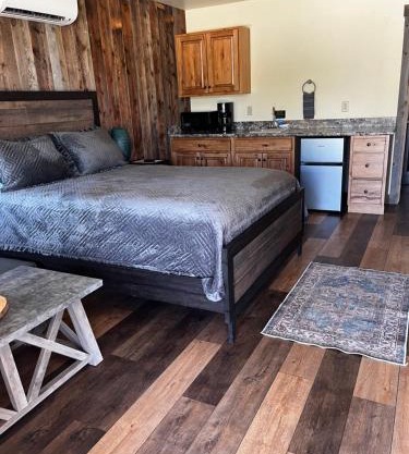 Rhodopa Lodge at Yellowstone