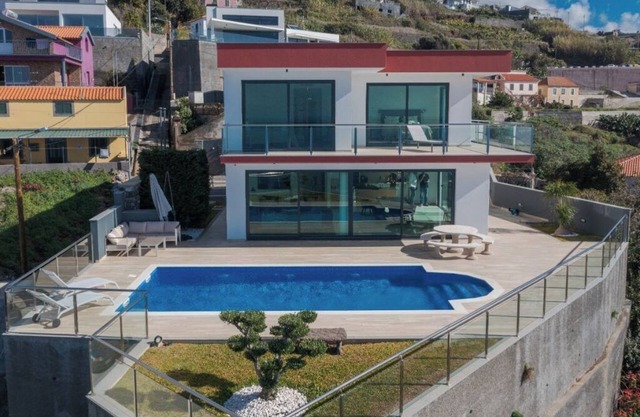 Rich Villa