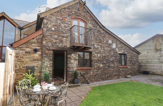 RIDGE COTTAGE, pet friendly, character holiday cottage in Parracombe
