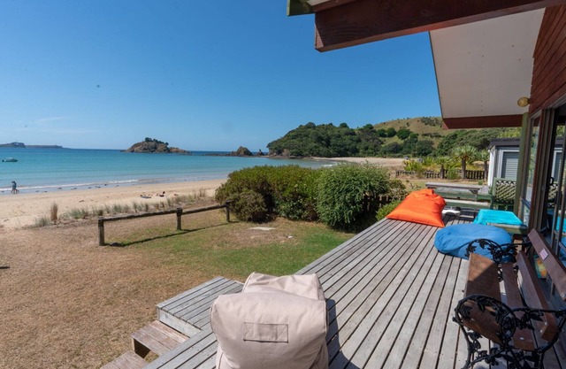 Absolute Beach Front Baie de Te Ngaere Northland