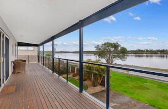 Right on The River - Settlement Point