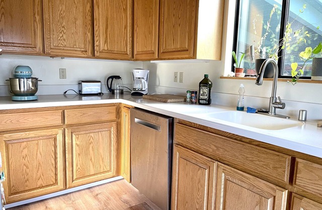 Rio Del Mar home in walking distance to golf-course and 2 mins drive to beach